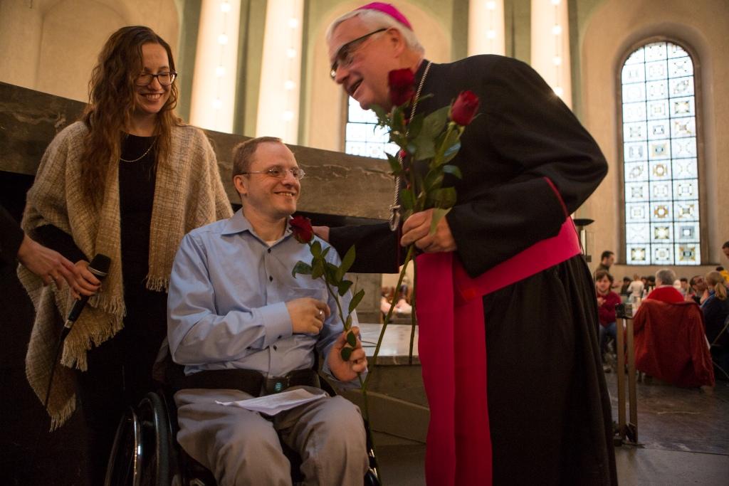 Welttag der Armen in der Berliner Hedwigskathedrale – eine Kirche aller und vor allem der Armen